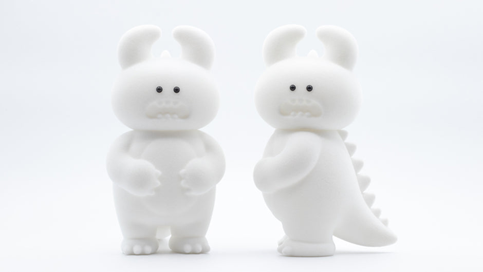 WHITE FLOCKY DINO UAMOU