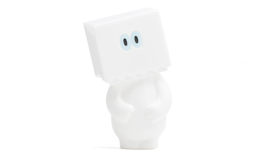 MR. DUMP & HELLO (WHITE / PAINTED EYES)
