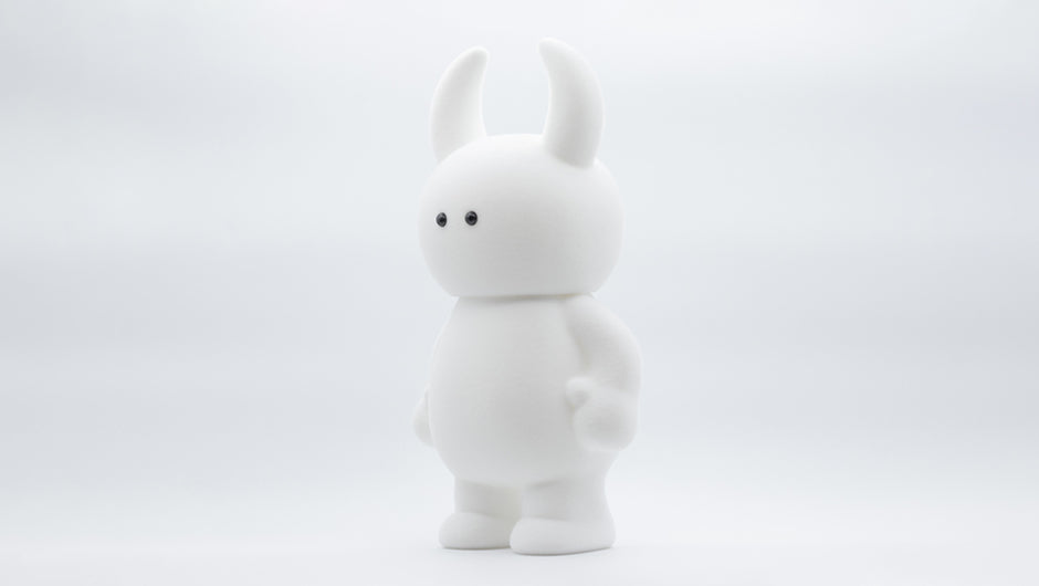 WHITE FLOCKY BIG UAMOU 斜め