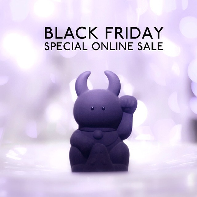 UAMOU BLACK FRIDAY SALE! No need to hurry, or even stand in line! The very first Uamou Black Friday Sale starts today and runs all the way through Cyber Monday! Starting today you can find a selection of items at reduced prices. Black Uamou Sofubi : 20 % off Black Fortune Uamou : 20% off Black Bastard unpainted : 20 %off Black Mr Nobody : 50% off Uamou Tattoo stockings : 50% off Free Matt Black Fortune Uamou with every order above 10,000 yen That is correct! Receive a Matt Black Fortune Uamou for every online order above 10,000 yen for free! Please have a look at our online store and we hope you will find a place for Uamou under your christmas tree this year ! www.uamou.com