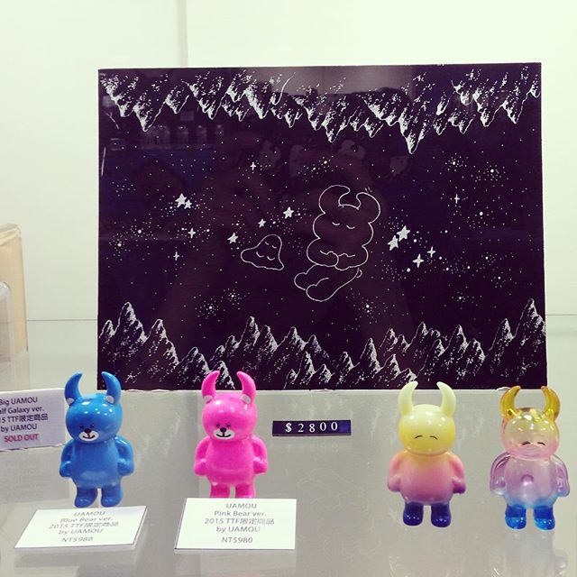 SIGNING SESSIONS 10/9(FRI) 12:00 – 13:00 UAMOU & DEHARA YUKINORI LIVE Drawing 15:00 ~ #ParadiseToys #TTF #UAMOU #台北國際玩具創作大展 #TaipeiToyFestival