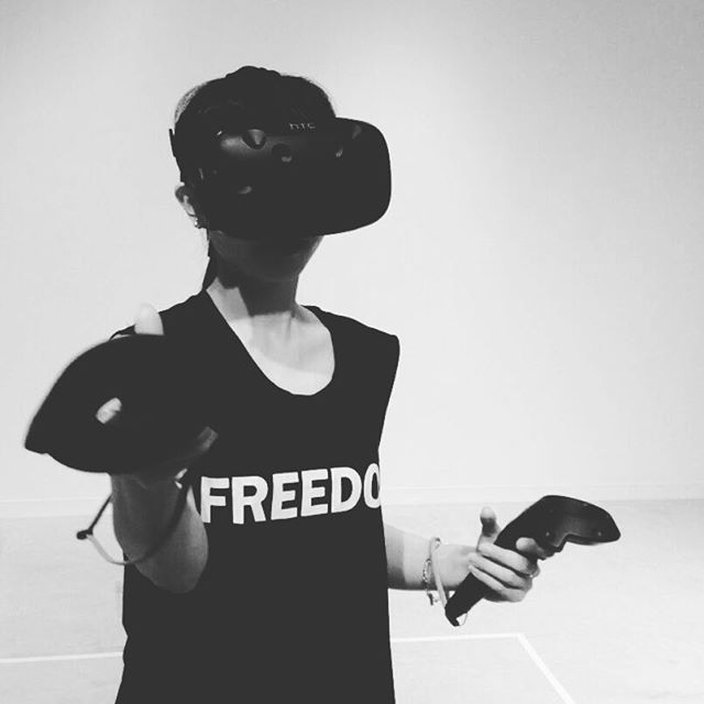 VR AYAKO 初めてのVR体験! #VirtualReality #UAMOU #vr #TiltBrush #仮想現実 #3D #空間ペイント #チルトブラシ #バーチャルリアリティ Thank you @fukudadesuga !!!!