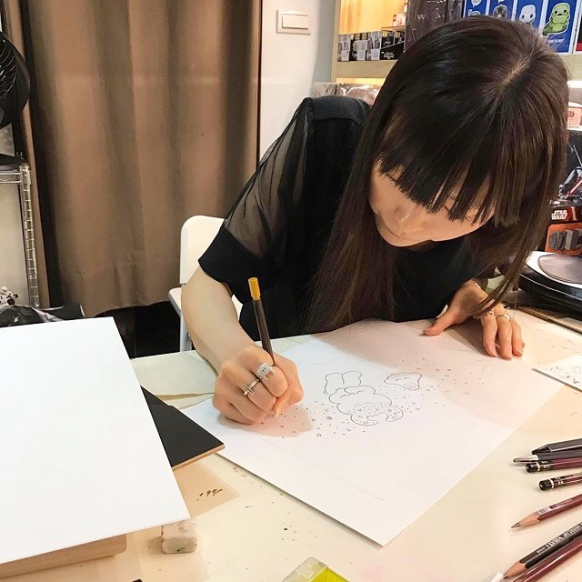 Repost from @paradise2005 高木 綾子老師Live Drawing登場囉！ @paradise2005 @uamou #uamou #ELEMENTS #uamou2017exhibition #uamoustudio #LiveDrawing #paradise2005 #ライブドローイング #台湾 #個展 #高木綾子