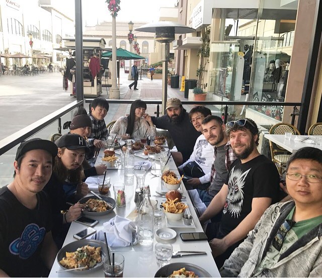 Repost from @spacedoutdesign Tokyo Family Lunch ! #アメリカの家族とごはん #dcon2017 #designercon2017 #onelldesign #realhead #uamou #punkdrunkers #goccodo #cordviper @marcbeaudette