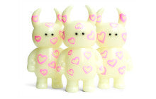 KAIJU BLUE WHITE DAY UAMOU