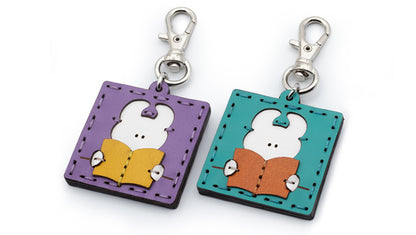 BOOK UAMOU LEATHER KEY CHAIN